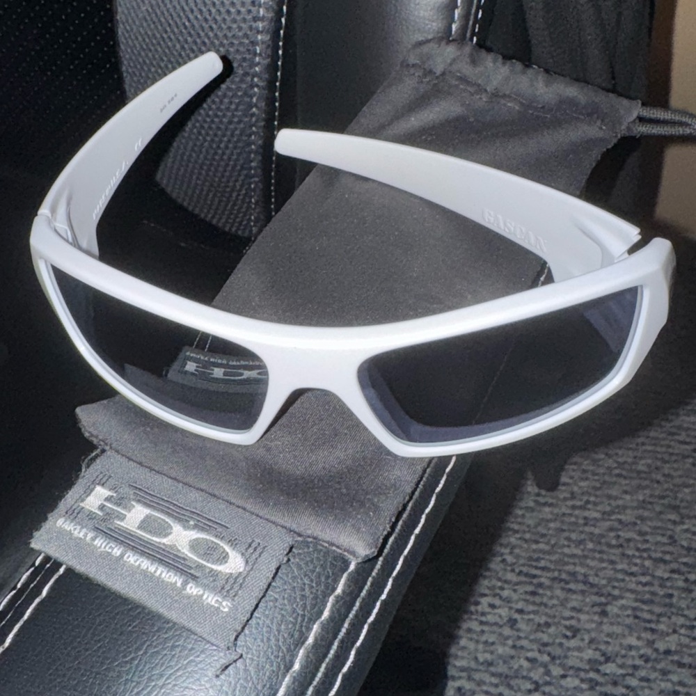 Oakley White High-Tech Glasses 
Gascan White w/ soft case